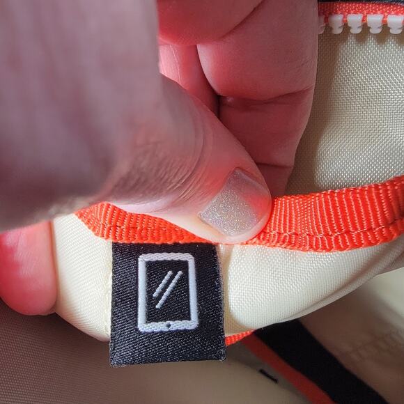 Merrell Black Messenger Crossbody Bag Adjustable Strap Outdoor Travel Work - Picture 7 of 10